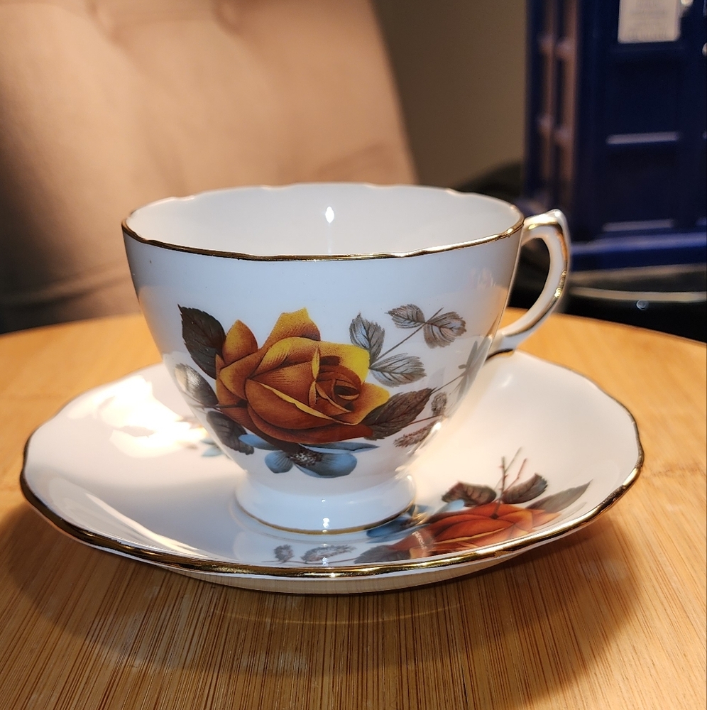 Vintage Royal Vale Bone China